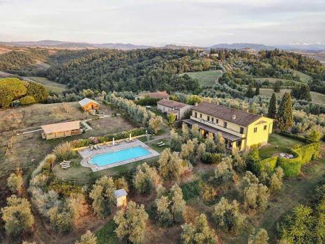 Дом с бассейном в Тоскане